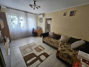 Apartament cu 2 camere, etaj 3/4, zona Alexandru cel Bun