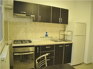 Vanzare Apartament 4 Camere Decomandat GiurgiuluiSpinis