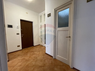 Apartament 1 camera inchiriere in bloc de apartamente Piatra-Neamt, Central