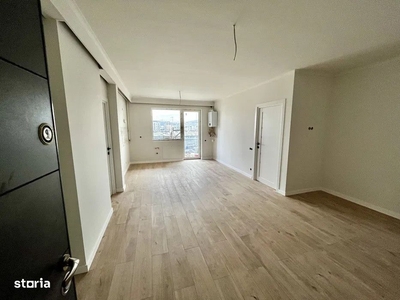 De vânzare apartament cu 4 camere