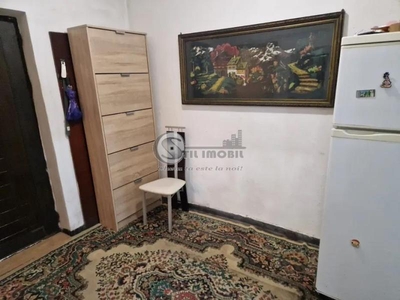 Apartament 3 camere, semi-decomandat, Cantemir