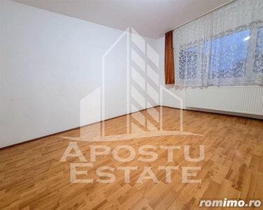 Apartament decomandat cu 2 camere, zona Bucovina