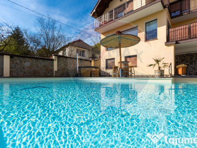 Casa deosebita cu piscina exterioara Stadionului Medias