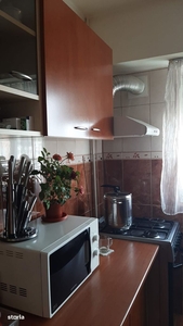 Chirie apartament 3 camere zona Autogarii 300euro mobilat utilat neg