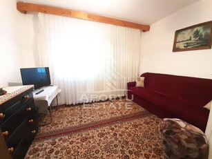 Apartament 2 camere la casa, centrala proprie, Zona Sagului