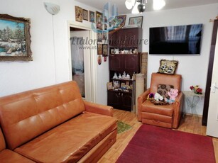 Apartament 2 camere, semidecomandat, etaj 1,Maratei4