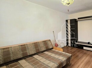 Apartament cu 1 camera, etaj intermediar, zona Lipovei