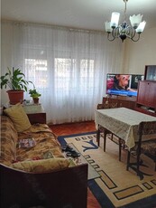 Apartament cu 3 camere cu centrala propie in Dacia