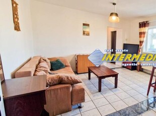 Apartament cu 3 dormitoare si living de inchiriat, Zona CETATE Bulevard