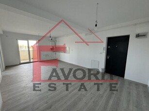 Apartament nou cu 3 camere la etajul 1