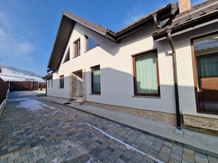 Casa 240 mp. si teren aferent 1000mp Piatra Neamt