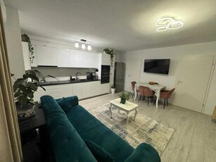 De vanzare apartament cu 3 camere pe strada Parang