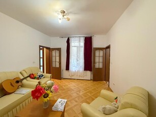 De vanzare apartament spatios cu 2 camere-zona Traian