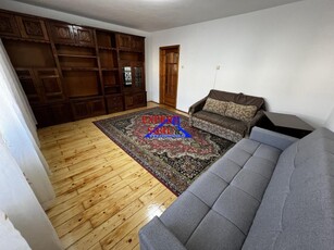 INCHIRIEZ apartament 3 camere decomandat,zona Terezian