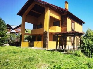 Vila Breaza 300Mp , teren 1100Mp , 250000E