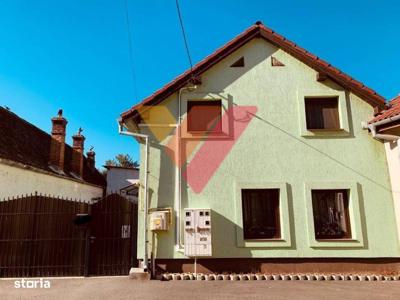 Casa 4 camere, 2 bai, pivnita, teren 100 mp - Terezian, Sibiu