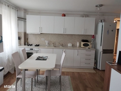 Va oferim apartament cu 4 camere in Floresti.