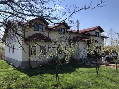 Casa Dascalu Casa frumoasa, langa lac