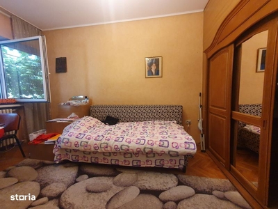 Apartament de vanzare 4 camere Piata Alba Iulia