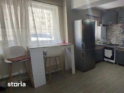 Inchiriez apartament