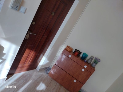 Inchiriez apartament