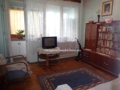 Apartament 2 camere decomandat etaj intermediar Podgoria