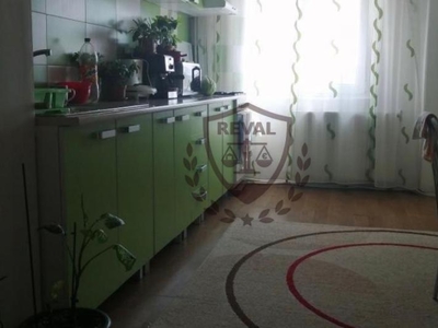 Apartament 2 camere, et. 4, zona Ampoi 3, mobilat.