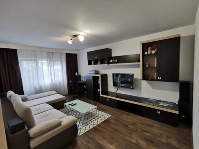 Apartament 3 camere, cu garaj zona Decebal