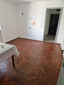 Apartament 3 Camere Situat In Zona Bulevard , Etaj 3 ,