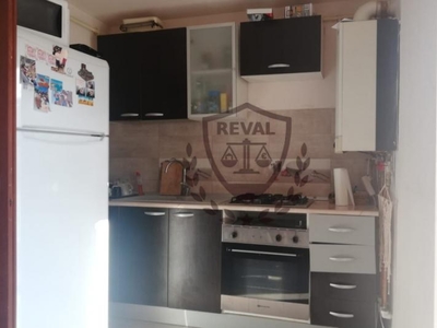 Apartament 3 camere, zona Cetate, complet mobilat.