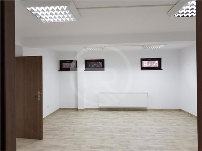 Apartament cu 2 camere, Demisol, situat in cartierul Buna Ziua!