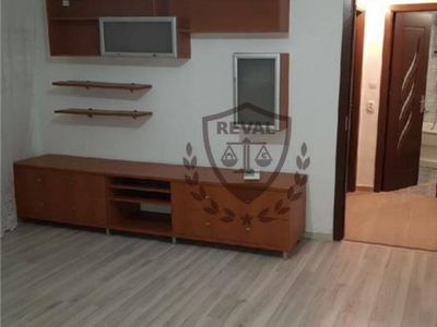 Apartament cu 2 camere, in supr. de 50 mp, zona Cetate.