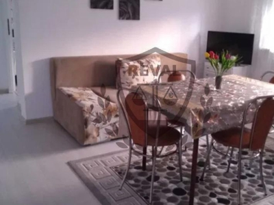 Apartament cu 3 camere, cartier Cetate, zona Piata.