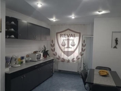 Apartament cu 3 camere, zona Ampoi 3.