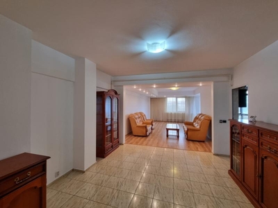 Apartament-spectacol in Centrul Bacaului- bloc exclusivist