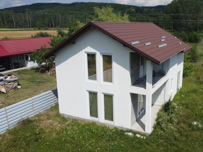 Casa de vanzare in Ciofrangeni ( + 5200 mp teren )