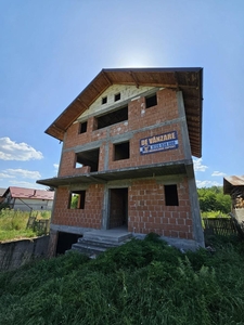 Casa de vanzare in Curtea de Arges ( 6 dormitoare / 6 bai )