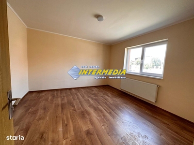 Apartament cu 4 camere de vanzare pe Bulevardul Aviatorilor