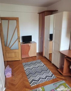 De vanzare apartament 3 camere Bld Independentei/ Cl Galati