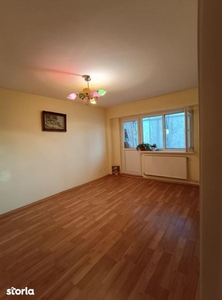 De vanzare apartament 3 camere zona Garii