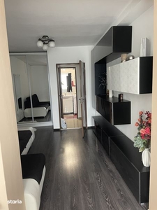 Vand apartament la Vila