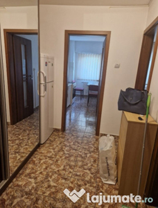 Proprietar direct, inchiriez apartament cu o camera 40 mp Vitan Mall