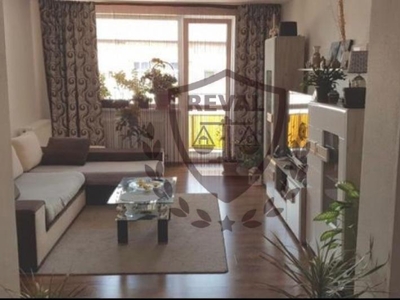 Vand apartament 3 camere, etaj 4, zona Cetate, str. Closca, mobilat.