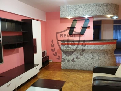 Vand apartament 3 camere, zona Cetate, complet mobilat si utilat.