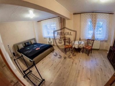 Vand apartament cu 2 camere, zona Cetate, complet mobilat si utilat.