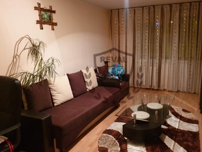 Vand apartament cu 2 camere, zona Cetate, complet mobilat si utilat.