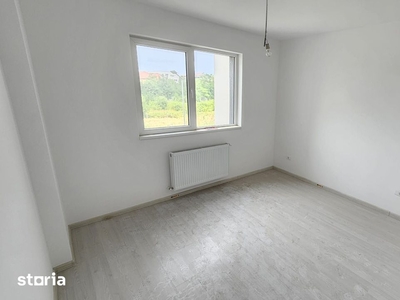 Apartament cu 4 camere, 83 mp, decomandat, zona Torontalului