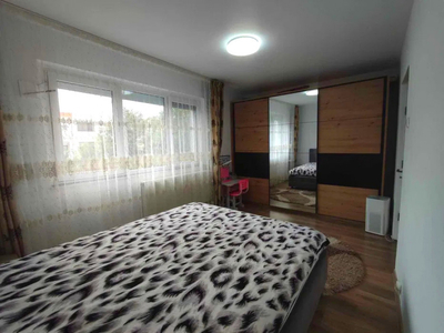 APARTAMENT 2 CAMERE - ETAJUL 3 - PODU ROȘ