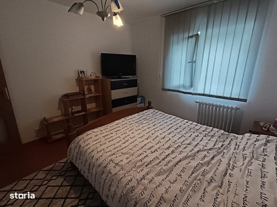 APARTAMENT 3 CAMERE, DECOMANDAT, CANTA, ETAJ 2 DIN 4