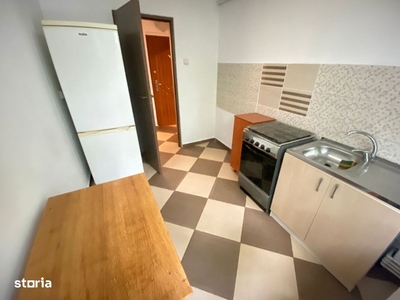 Proprietar, vand apartament cu 2 camere etajul 1